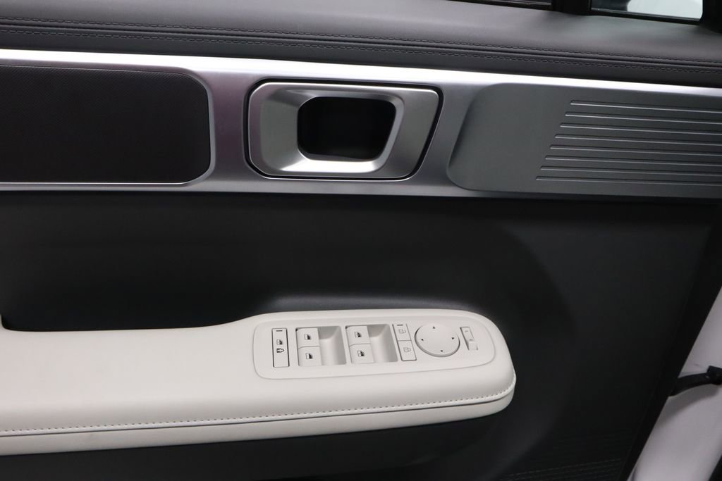 Used 2025 Hyundai Santa Fe SEL AWD/4WD image 22