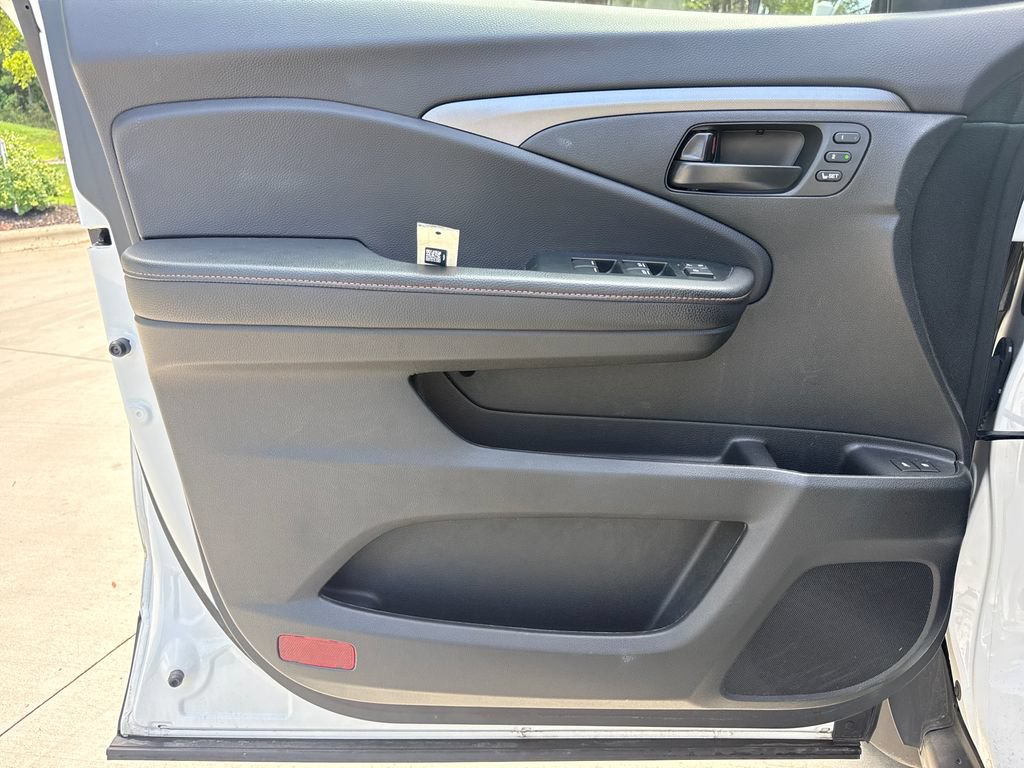 Used 2023 Honda Passport TrailSport image 13