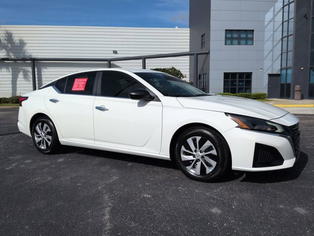 Certified 2025 Nissan Altima 2.5 S image 2