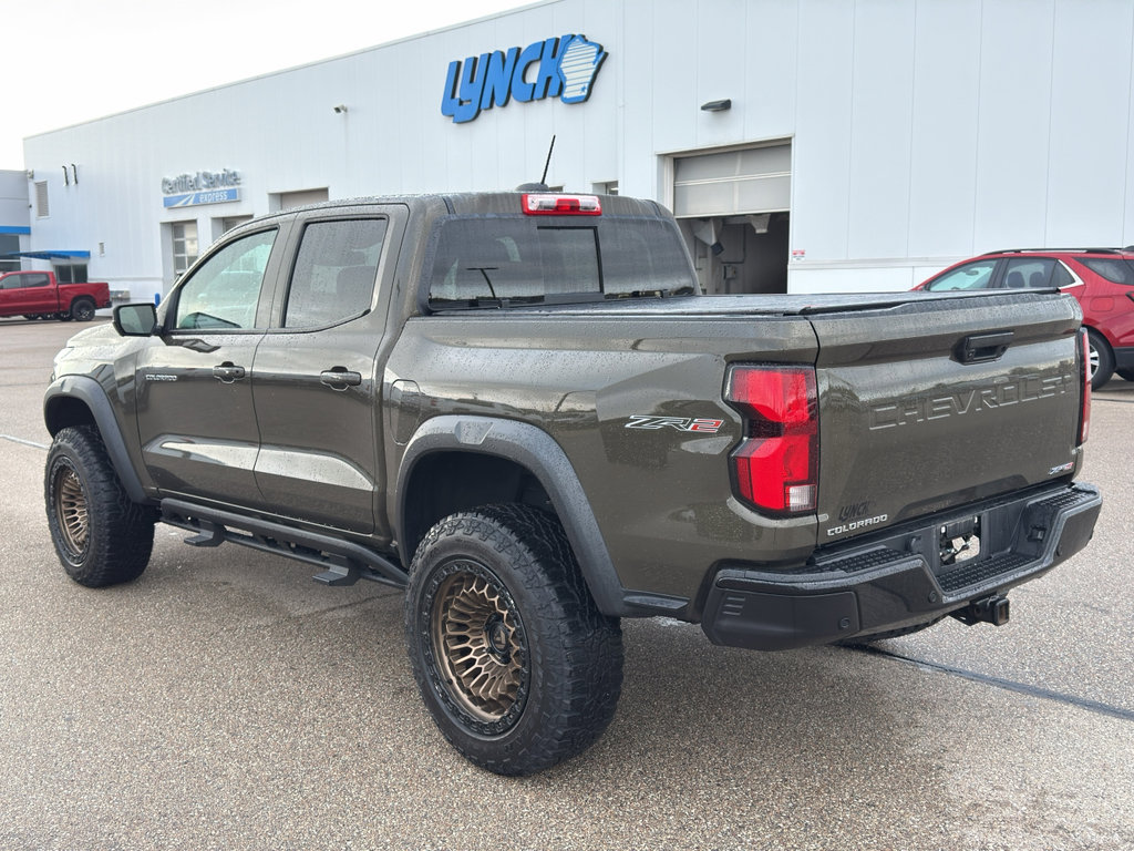 Used 2025 Chevrolet Colorado ZR2 w/ Technology Package AWD/4WD image 3