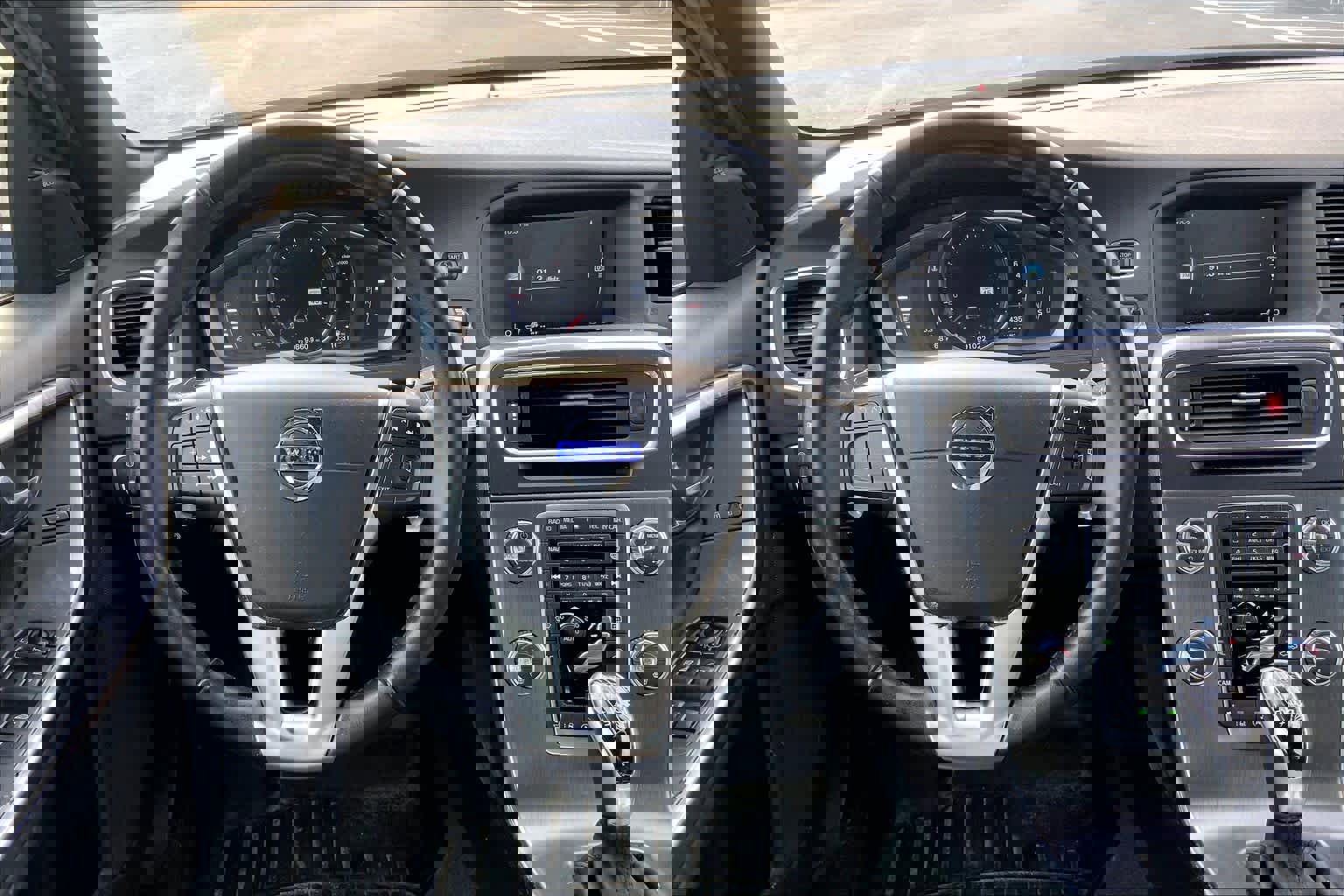 Used 2016 Volvo S60 T5 Premier w/ Convenience Package image 5