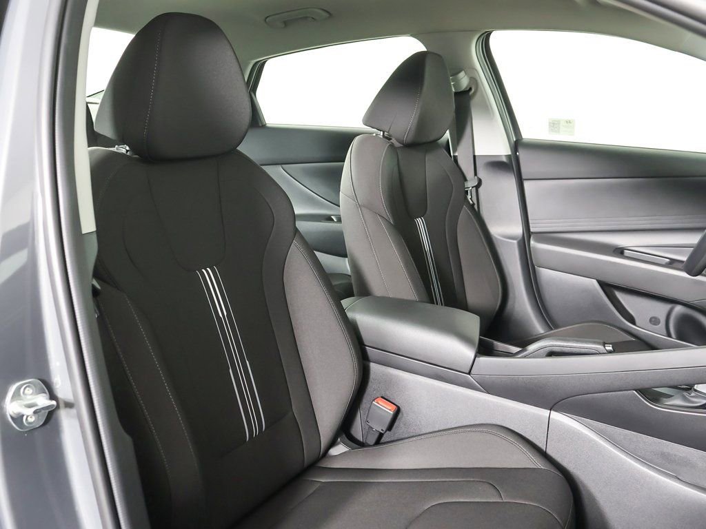 Certified 2024 Hyundai Elantra SEL image 25