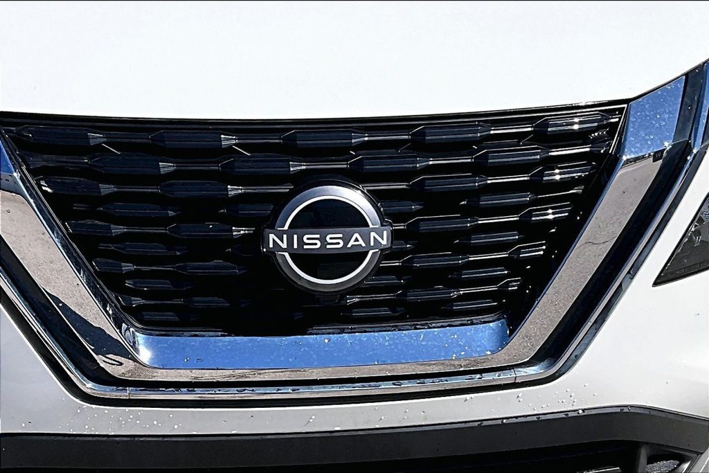 Used 2023 Nissan Rogue S FWD image 31