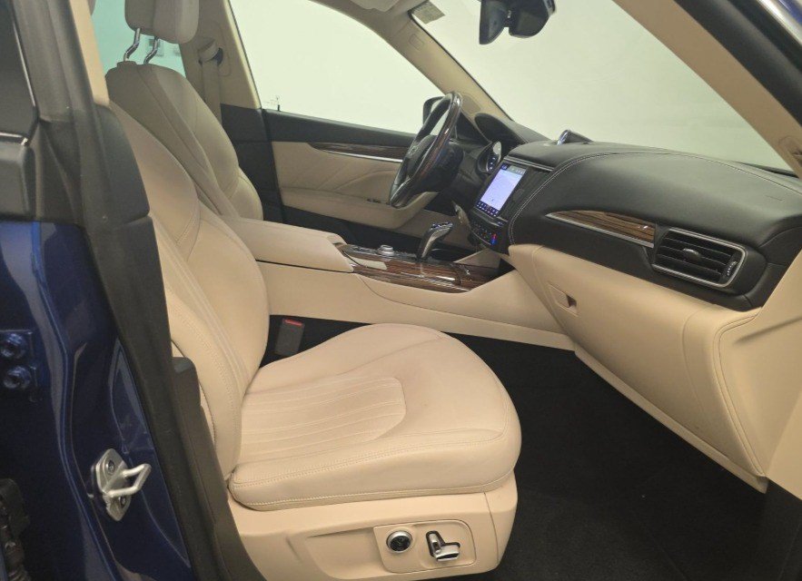 Used 2022 Maserati Levante GT AWD/4WD image 10