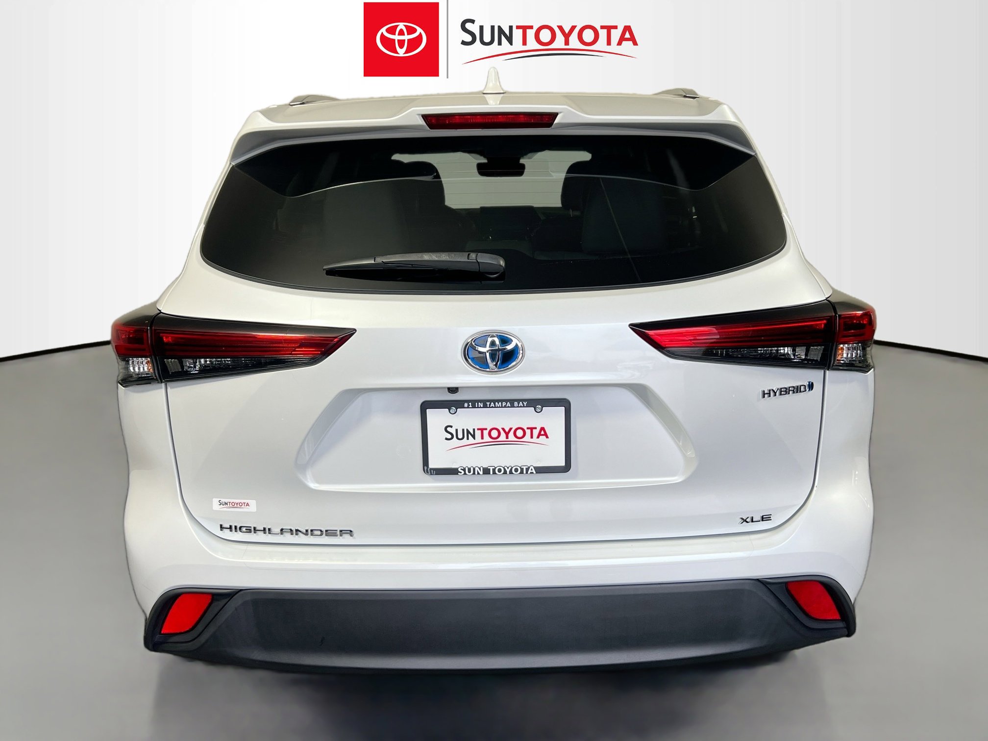 Used 2022 Toyota Highlander XLE AWD/4WD image 5