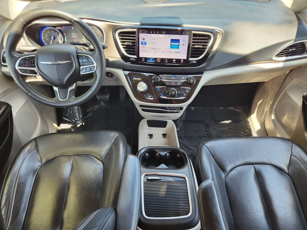 Used 2022 Chrysler Pacifica Touring-L FWD image 15
