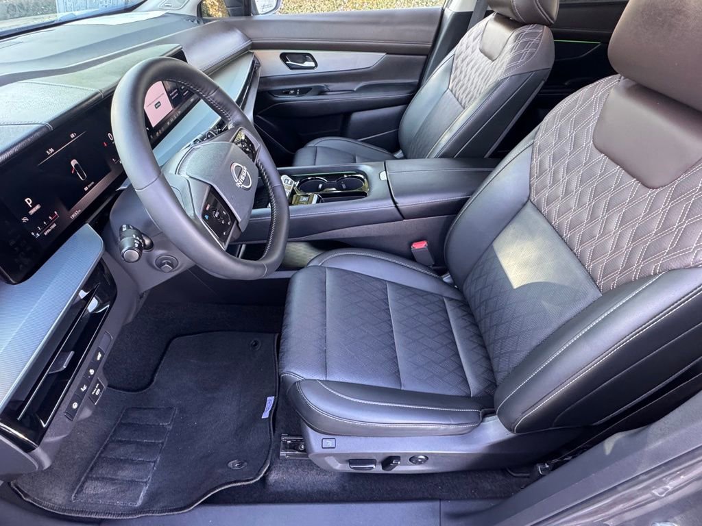 Certified 2025 Nissan Murano Platinum w/ Cargo Package AWD/4WD image 11