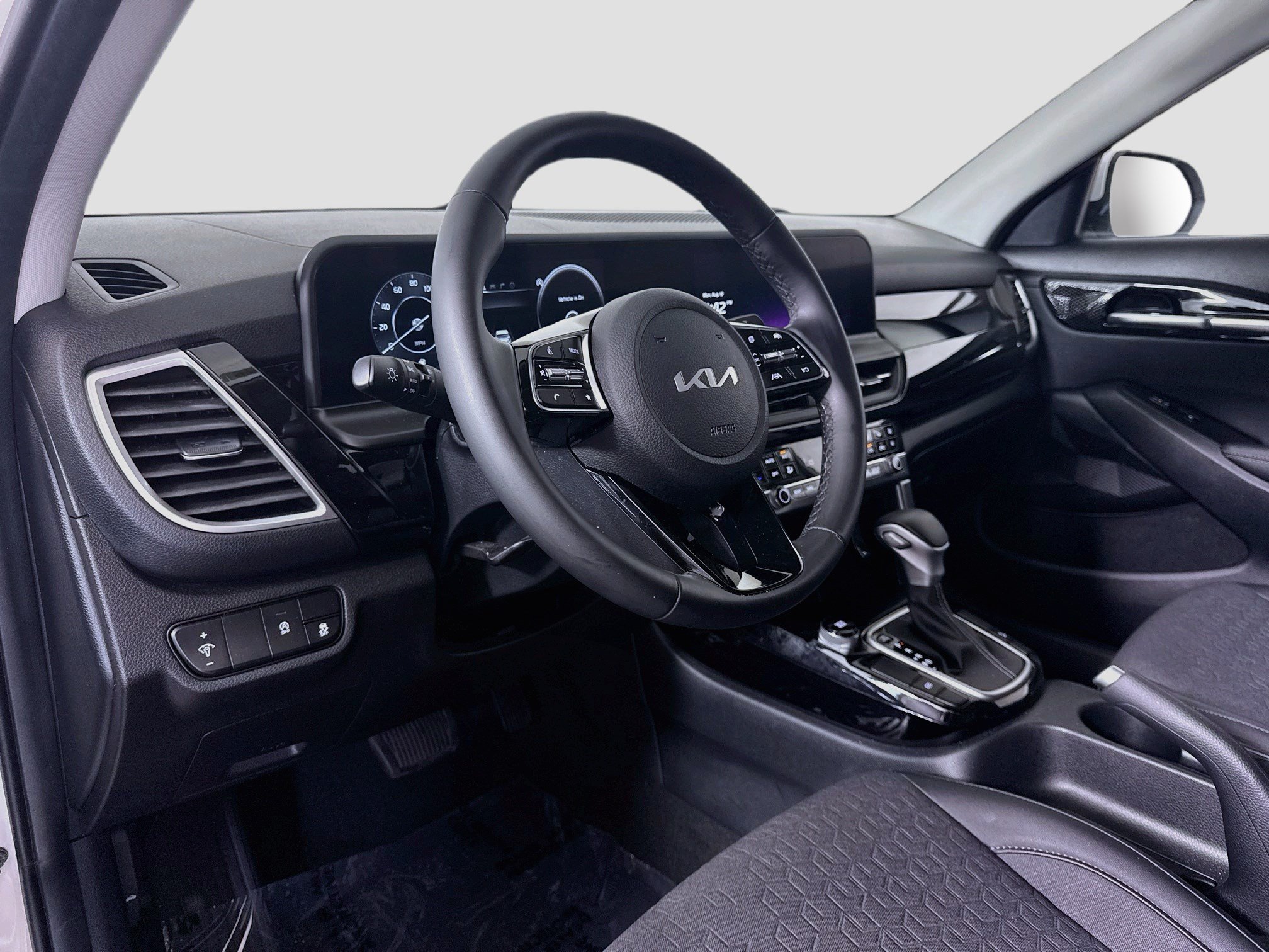 Used 2024 Kia Seltos S FWD image 23