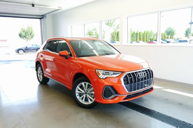 New 2025 Audi Q3 2.0T Premium Plus