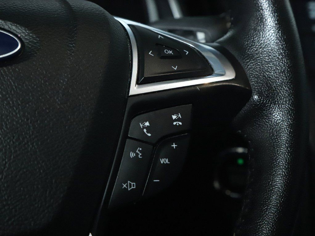 Used 2018 Ford Edge Titanium image 23