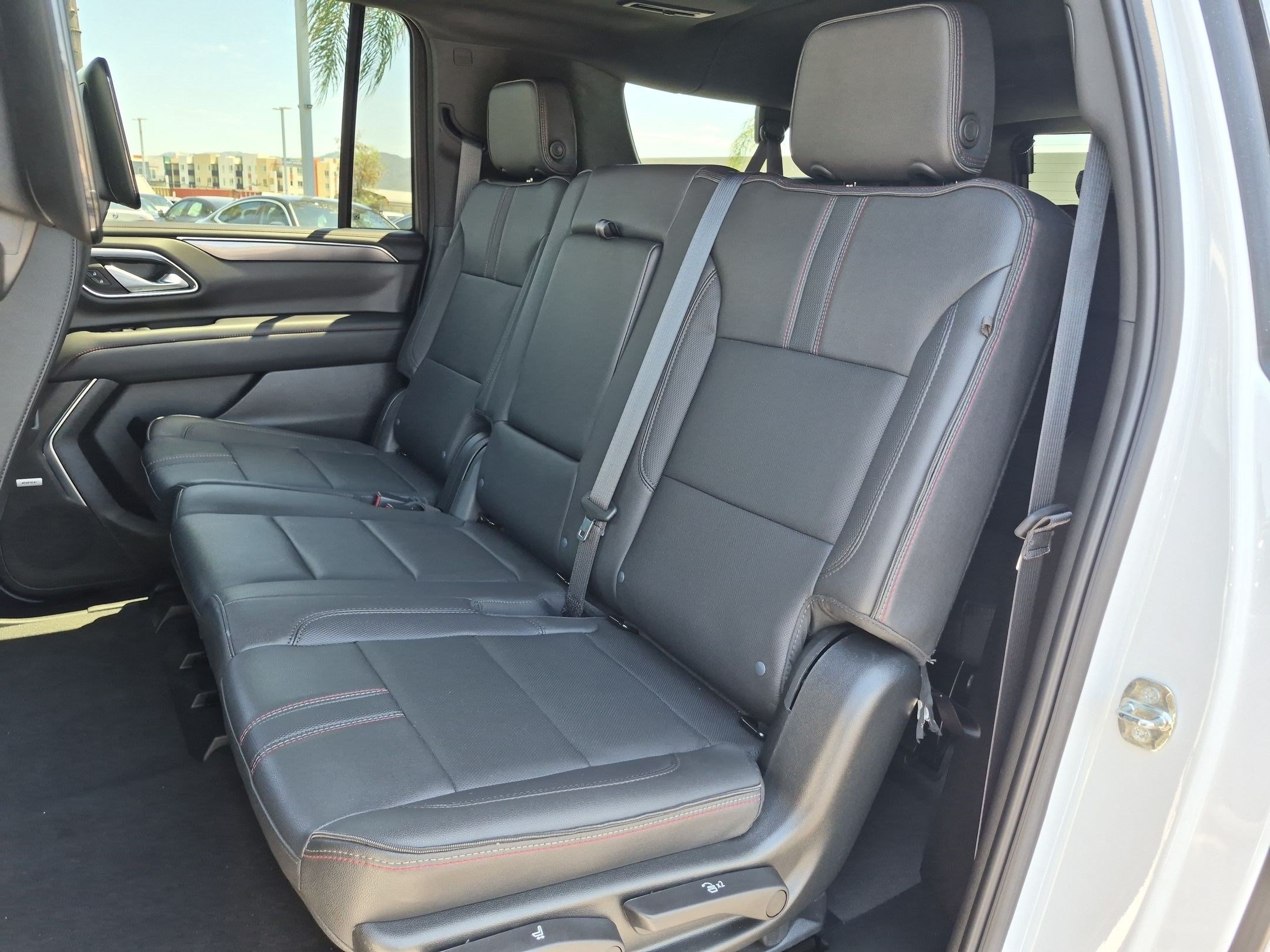 Used 2023 Chevrolet Suburban RST AWD/4WD image 31