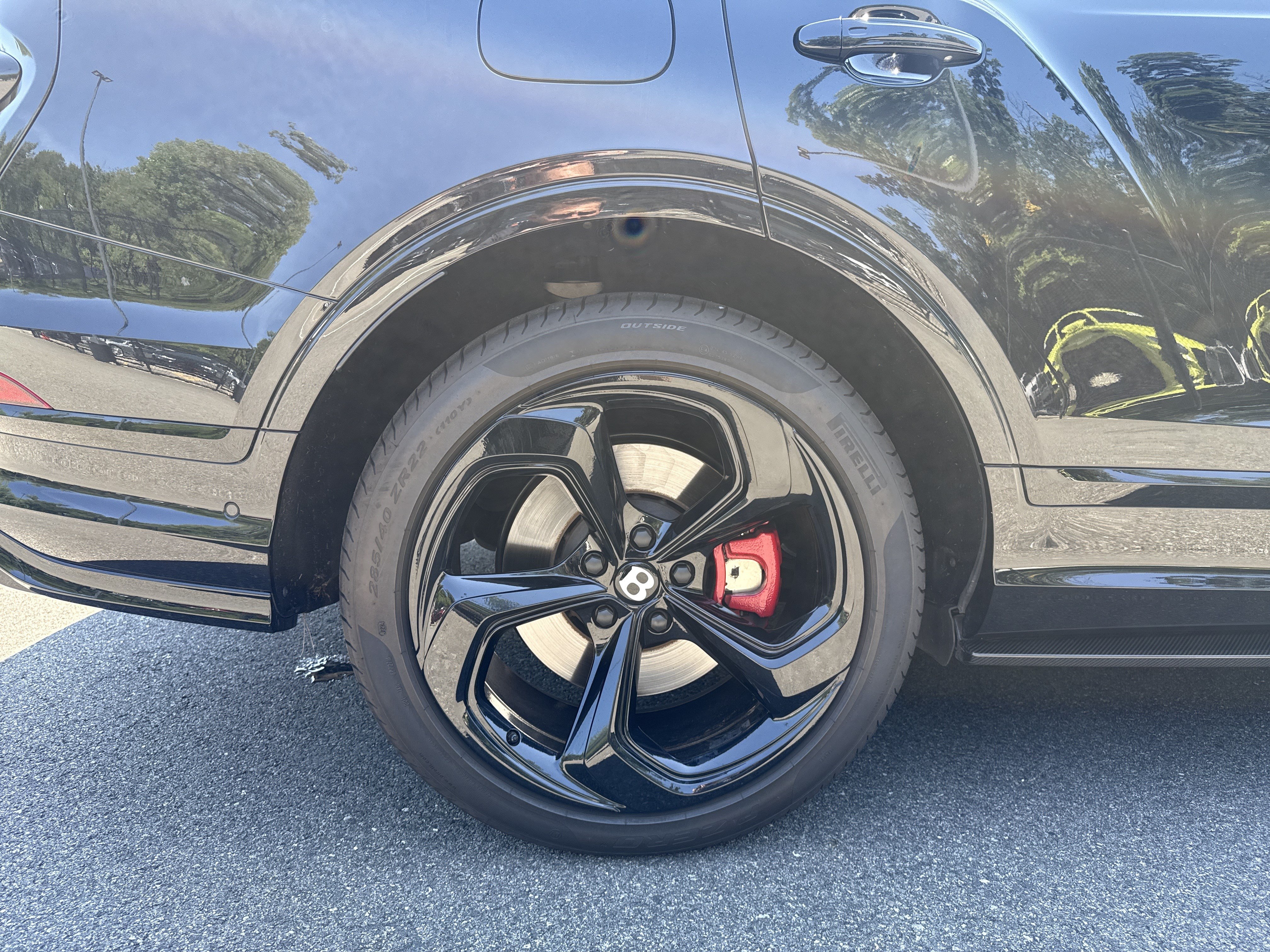 Used 2022 Bentley Bentayga AWD/4WD image 31