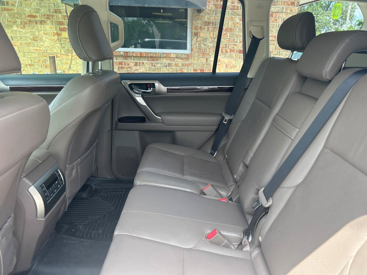 Used 2014 Lexus GX 460 w/ Premium Package AWD/4WD image 22