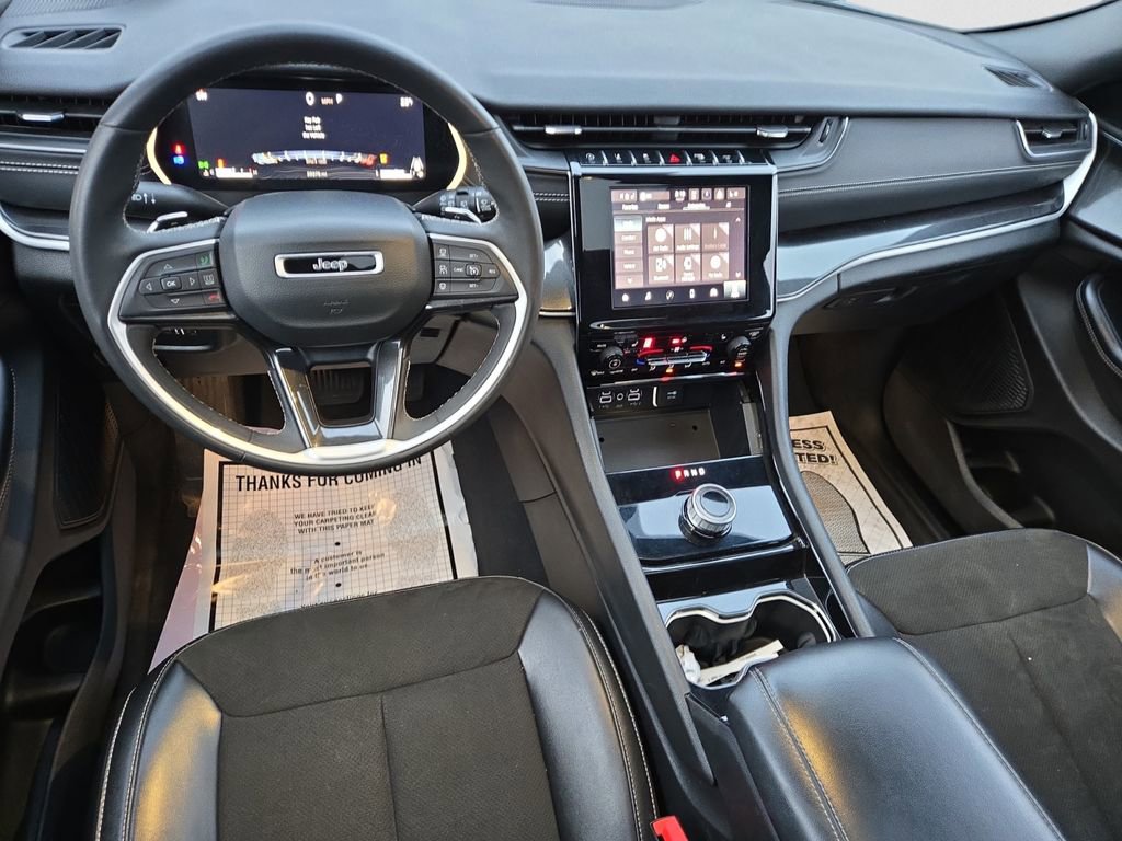 Used 2023 Jeep Grand Cherokee Altitude image 17