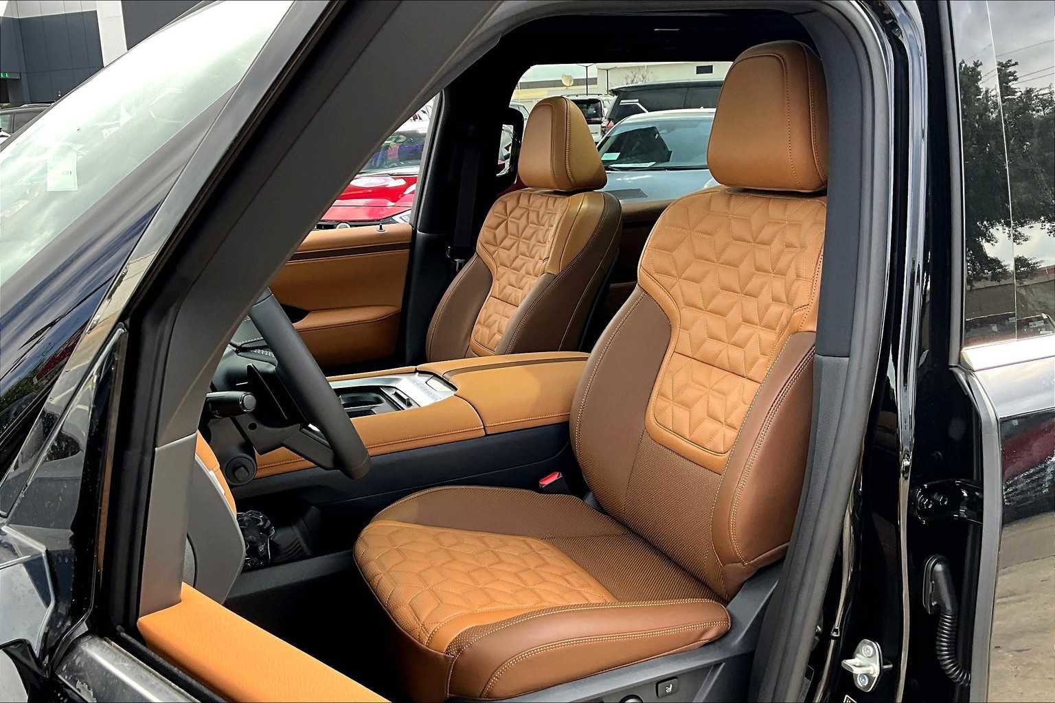 New 2025 Nissan Armada Platinum Reserve image 18