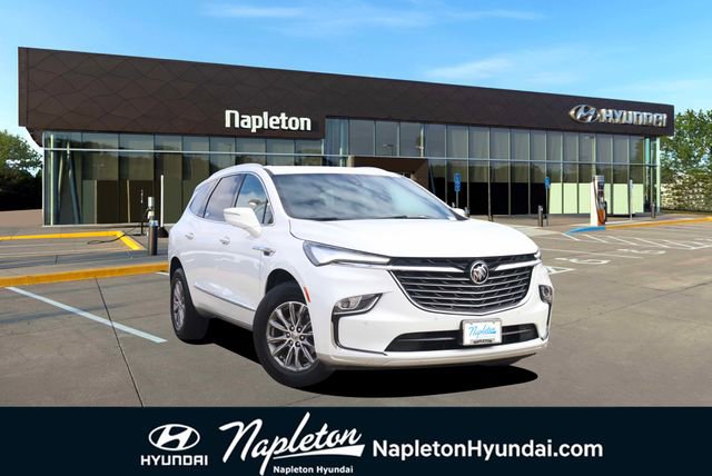 Used 2024 Buick Enclave Premium image 1