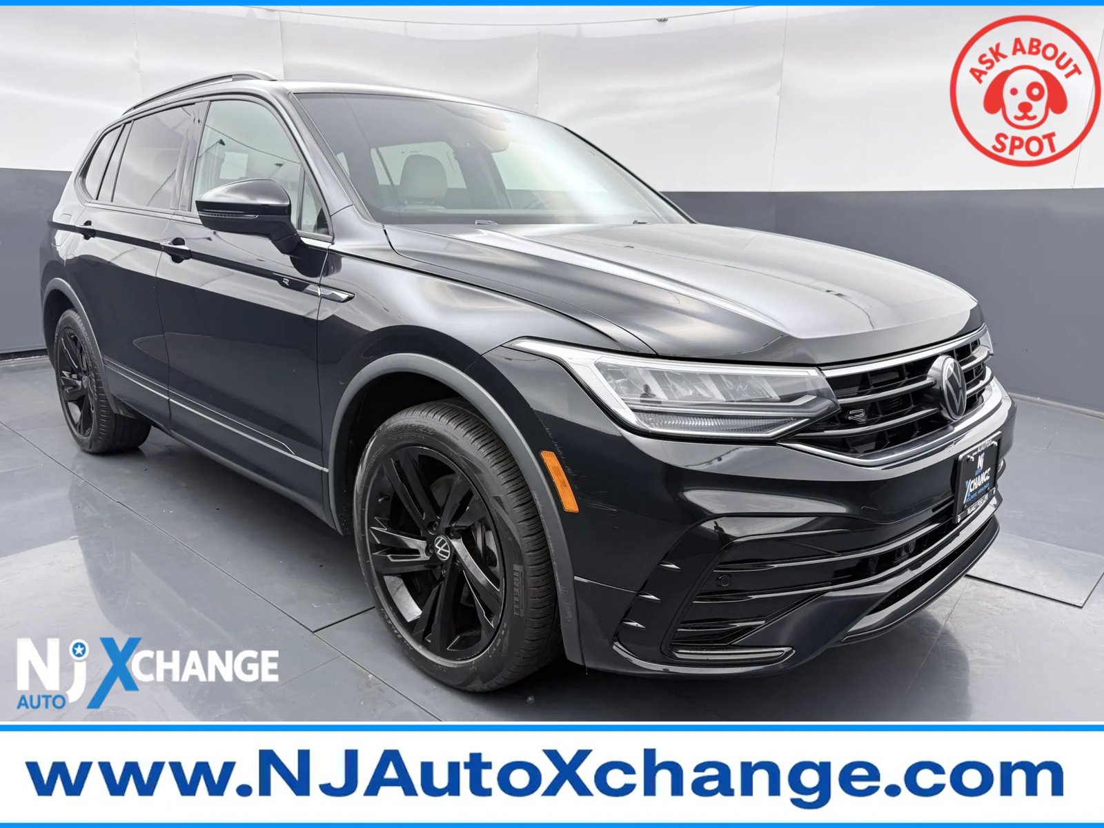 Used 2023 Volkswagen Tiguan SE R-Line AWD/4WD image 1
