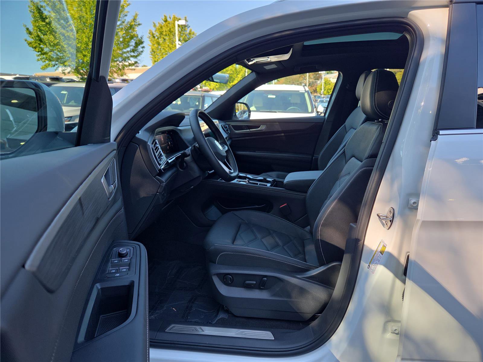 New 2026 Volkswagen Atlas Cross Sport SE image 15