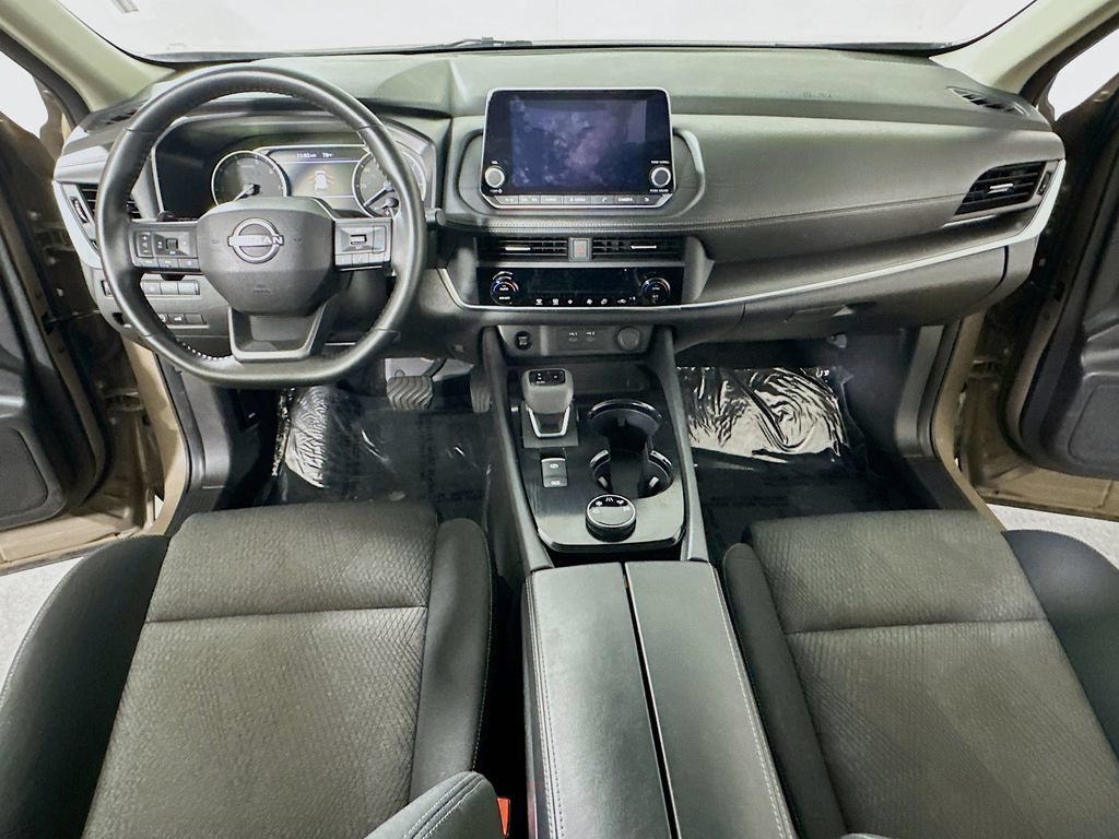 Used 2025 Nissan Rogue SV AWD/4WD image 15