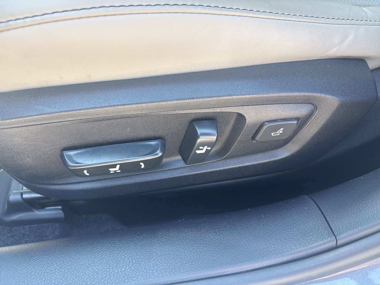 Used 2015 Lexus ES 350 w/ Premium Package FWD image 23