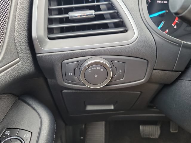 Used 2015 Ford Edge SE FWD image 22