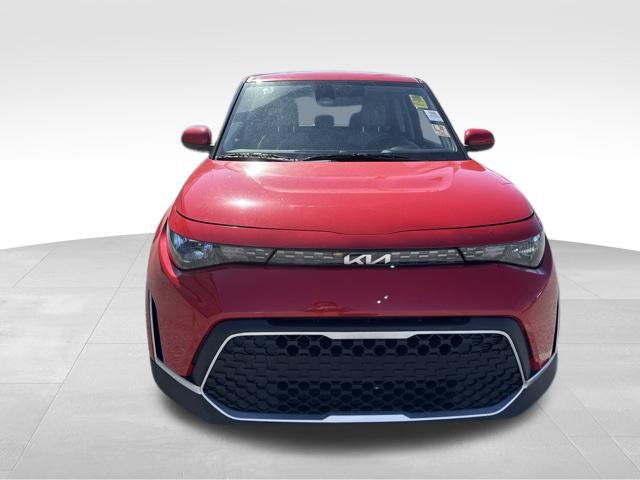 Used 2023 Kia Soul LX w/ LX Technology Package FWD image 3