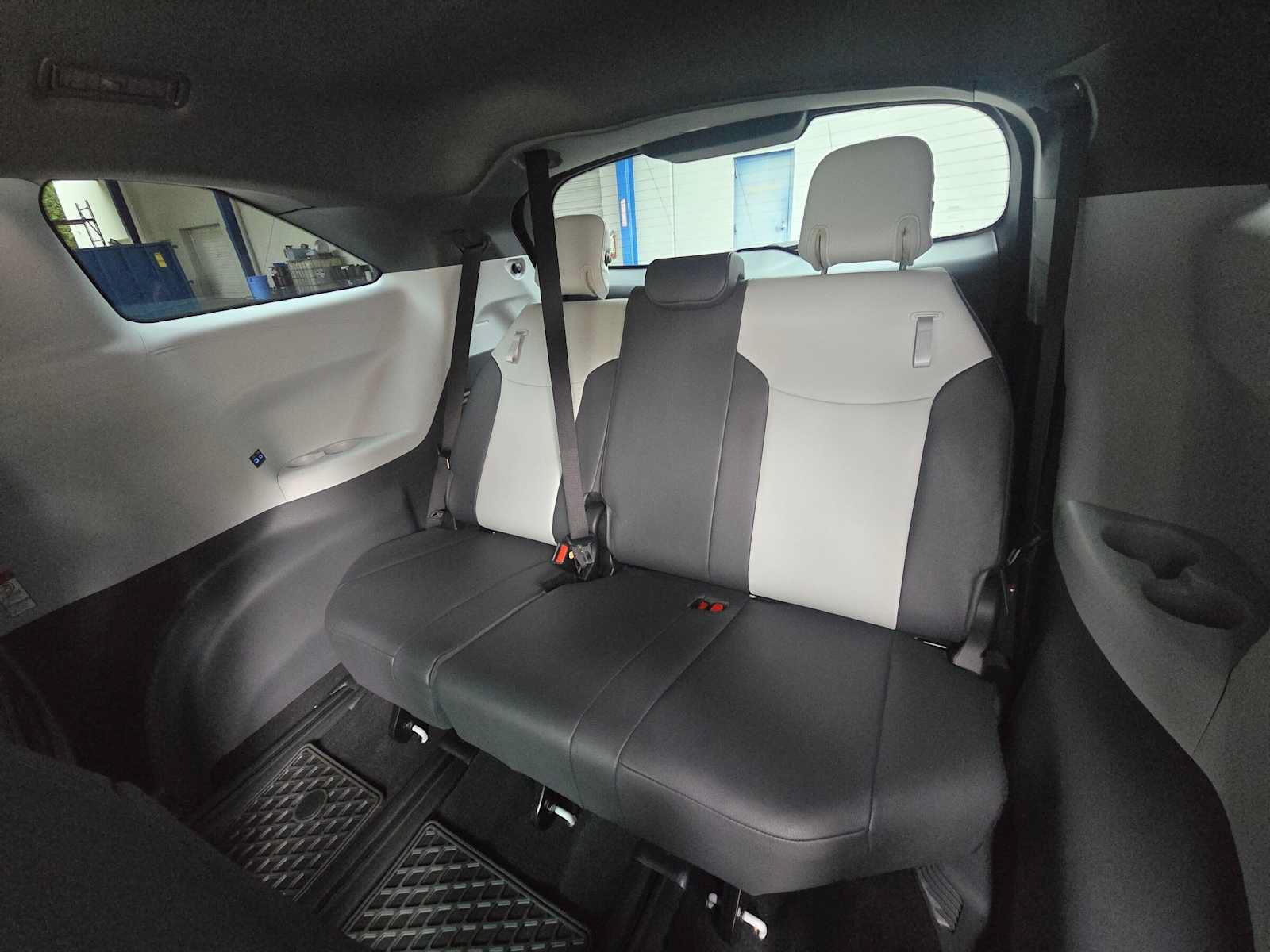 Used 2024 Toyota Sienna XSE AWD/4WD image 17
