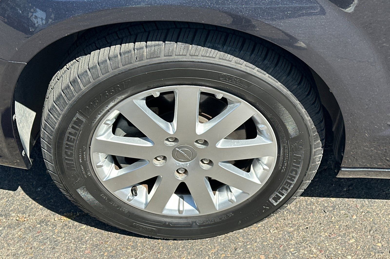 Used 2014 Chrysler Town & Country Touring image 3