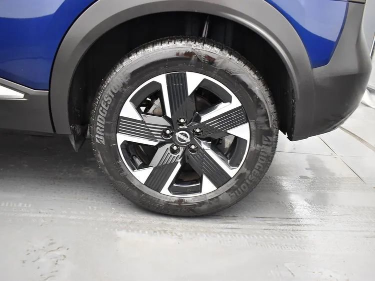 Used 2025 Nissan Kicks SV AWD/4WD image 33