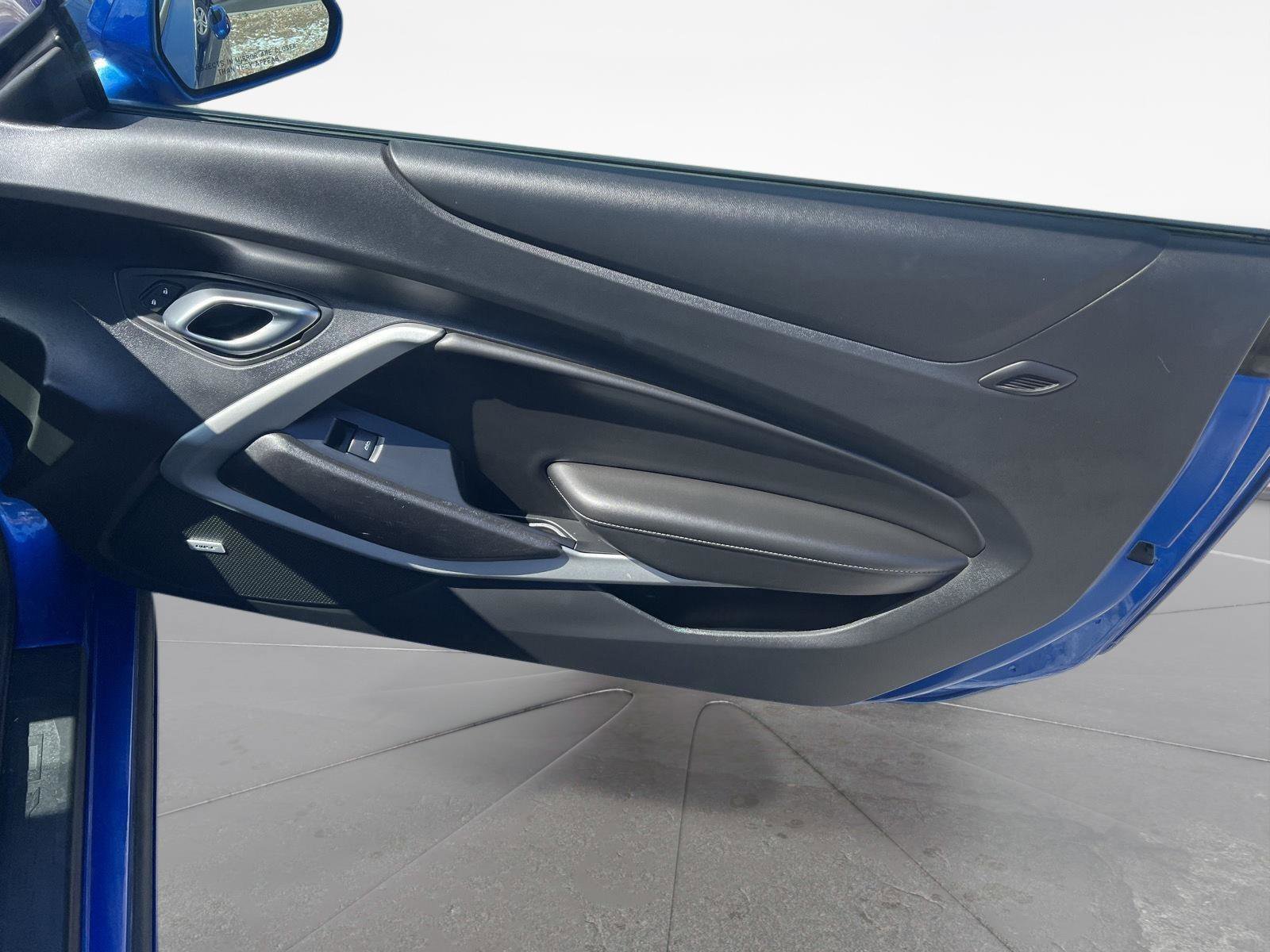 Used 2018 Chevrolet Camaro LT w/ RS Package image 16