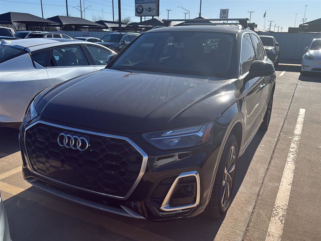 Used 2022 Audi Q5 2.0T Premium w/ Convenience Package AWD/4WD image 2