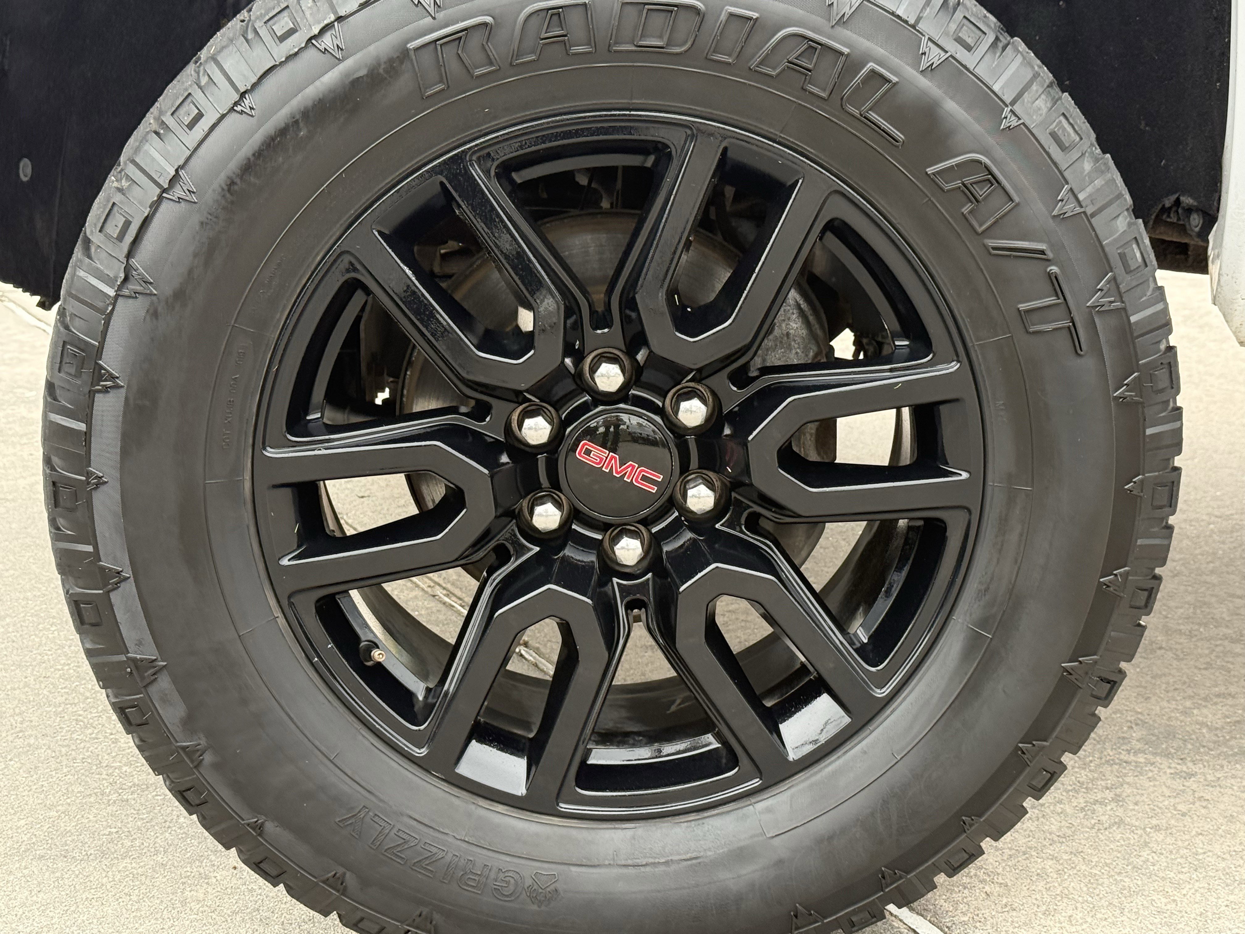 Used 2019 GMC Sierra 1500 Elevation image 12