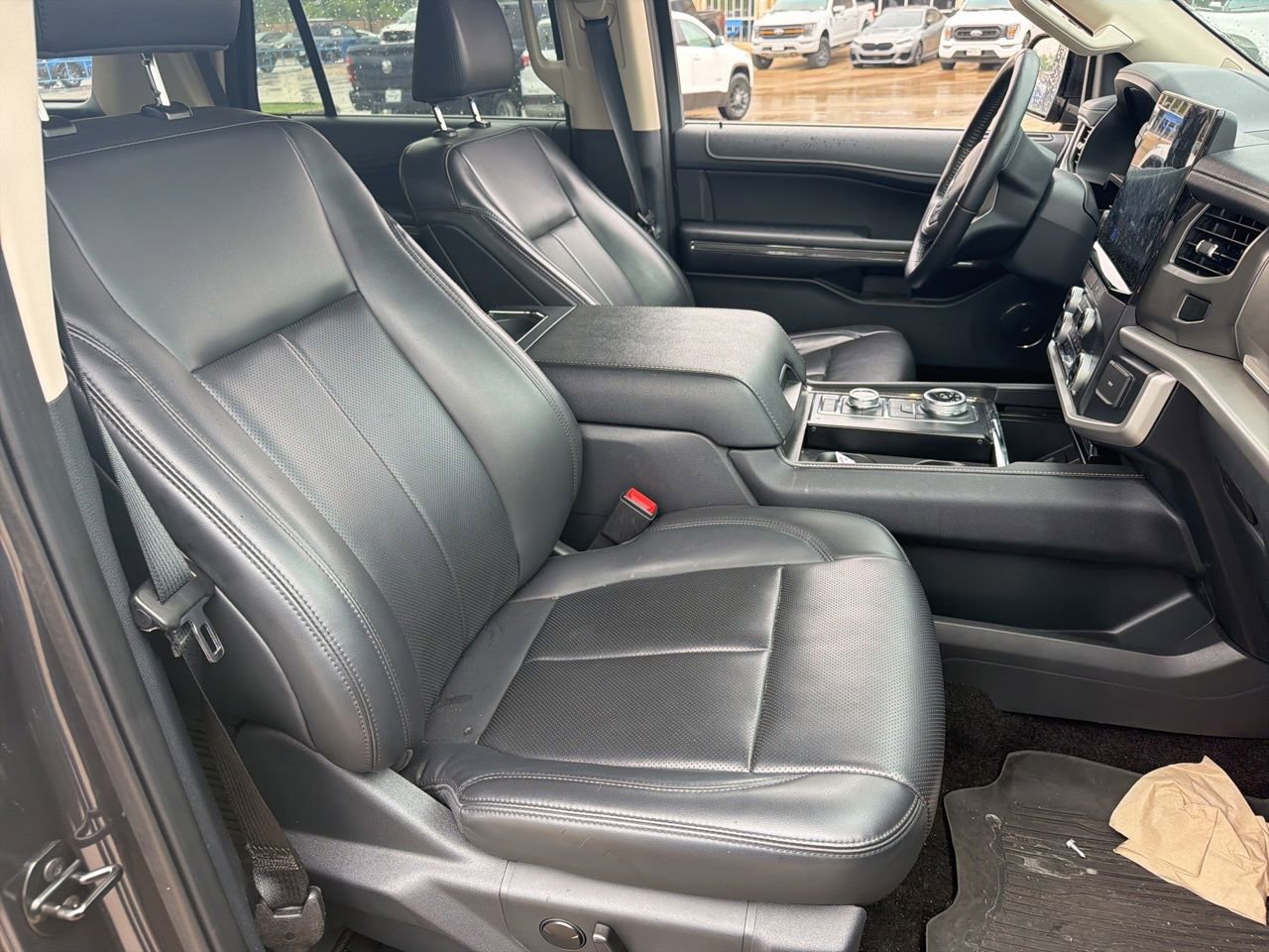 Used 2022 Ford Expedition XLT AWD/4WD image 16