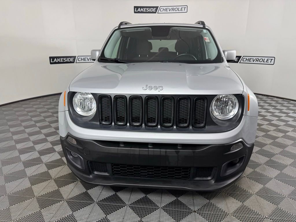 Used 2017 Jeep Renegade Latitude image 8