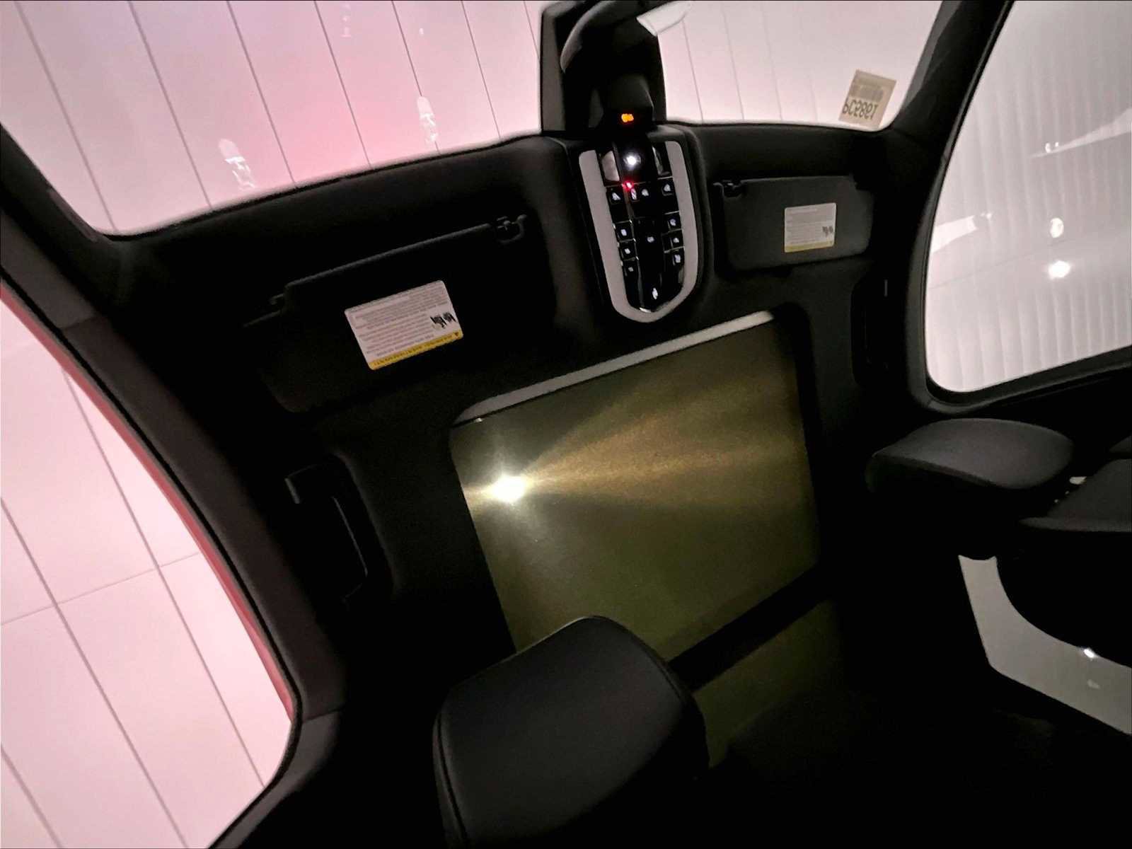 Used 2024 Porsche Macan image 25