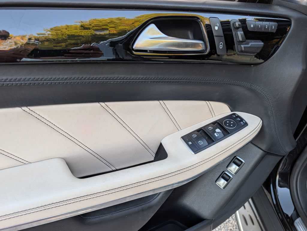 Used 2015 Mercedes-Benz GL 63 AMG 4MATIC image 15