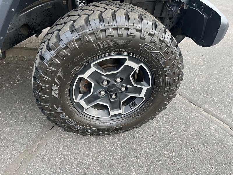 Used 2019 Jeep Wrangler Unlimited Sahara w/ Dual Top Group image 12