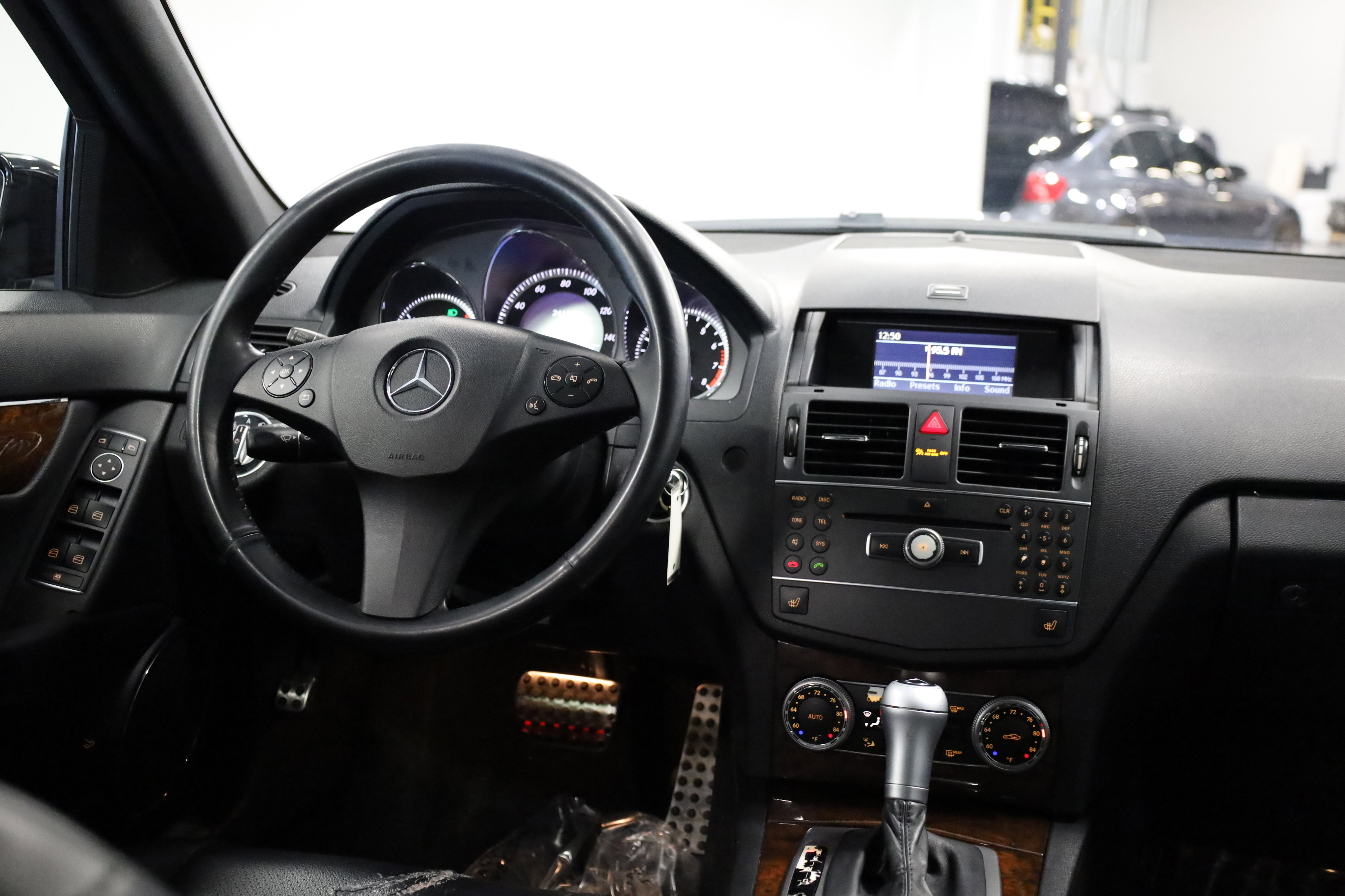 Used 2011 Mercedes-Benz C 300 4MATIC Sedan image 28