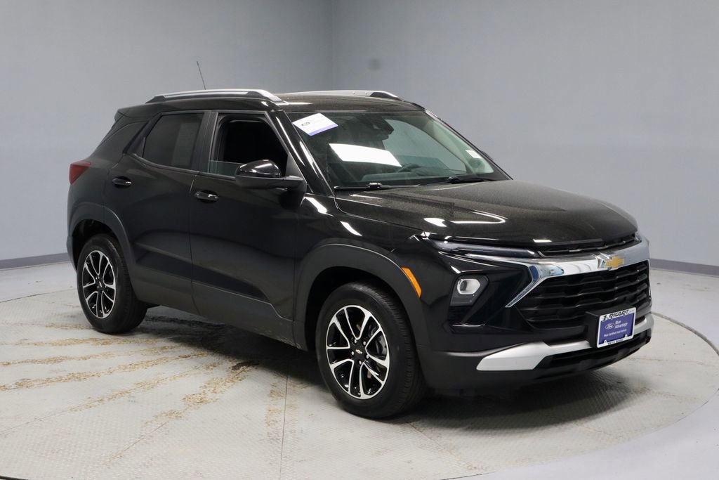 Used 2024 Chevrolet TrailBlazer LT w/ Driver Confidence Package FWD image 1