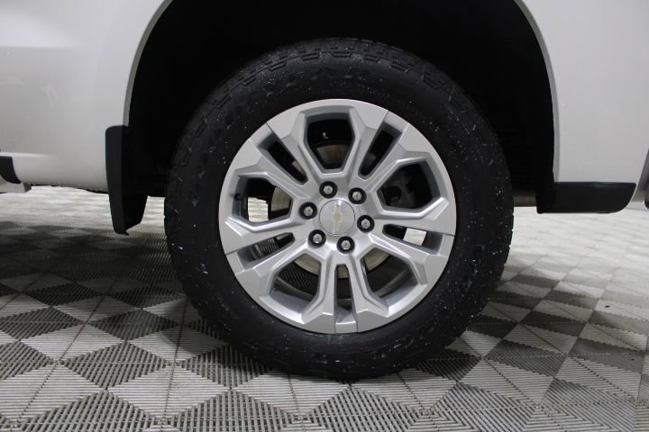 Used 2024 Chevrolet Silverado 1500 LTZ w/ LTZ Premium Package AWD/4WD image 50