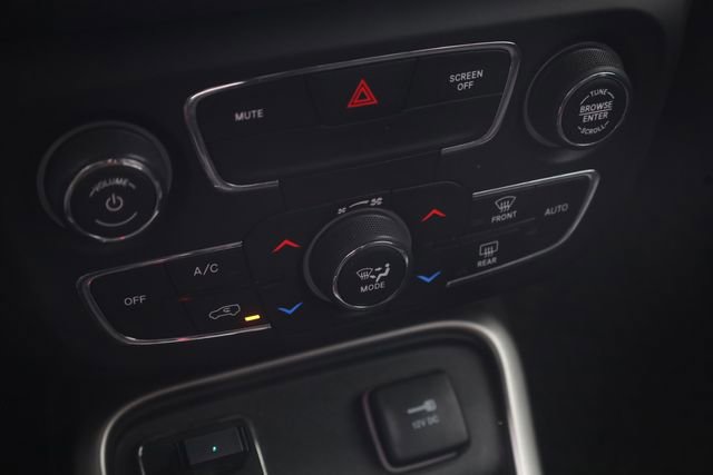 Used 2017 Jeep Compass Latitude w/ Popular Equipment Group image 16