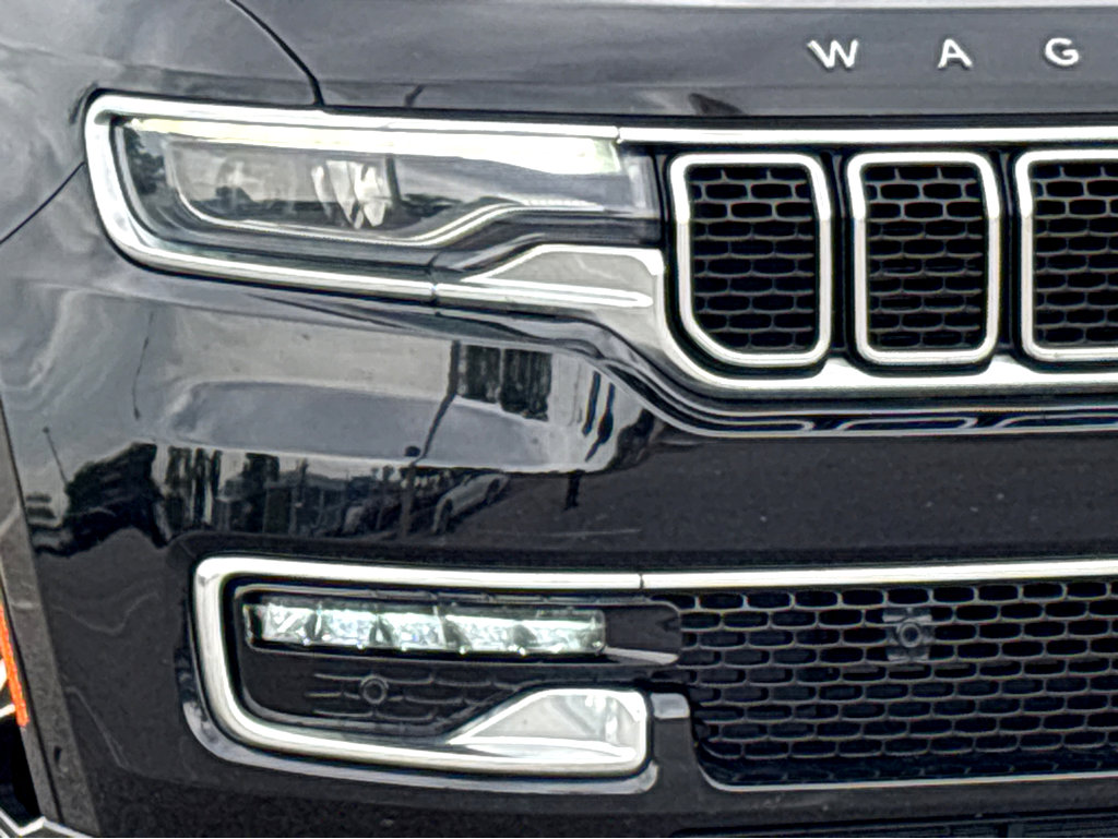 Used 2023 Jeep Wagoneer L Series II AWD/4WD image 18