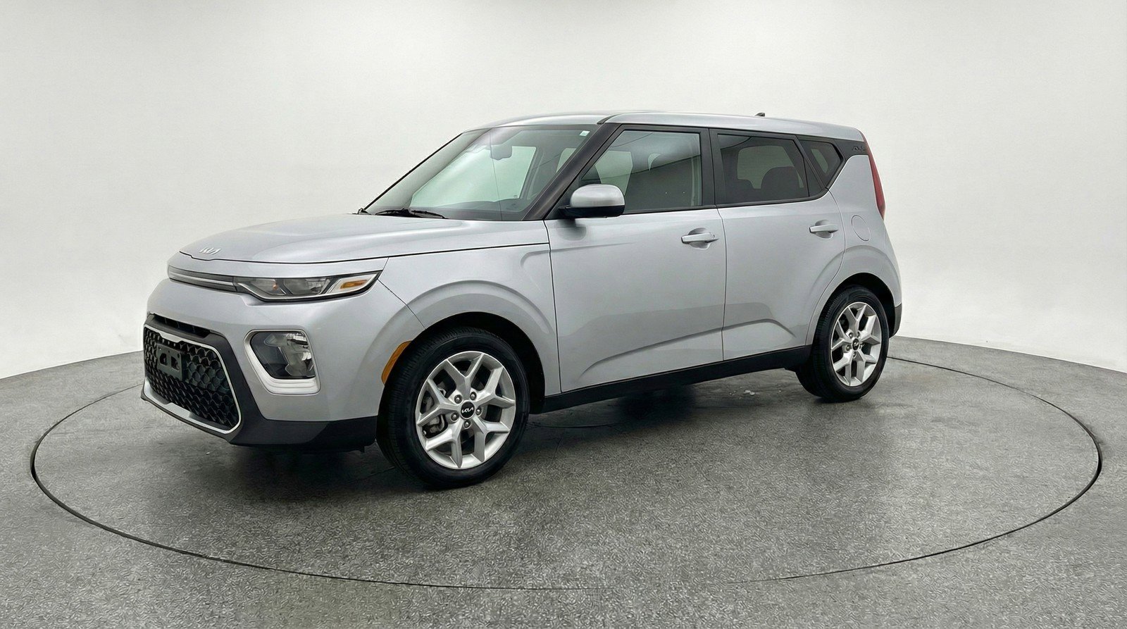 Used 2025 Kia Soul LX w/ LX Technology Package image 3