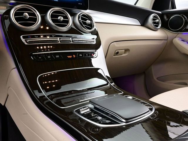 Used 2022 Mercedes-Benz GLC 300 image 11