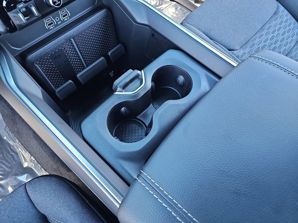 New 2026 RAM 1500 4x4 Crew Cab image 24