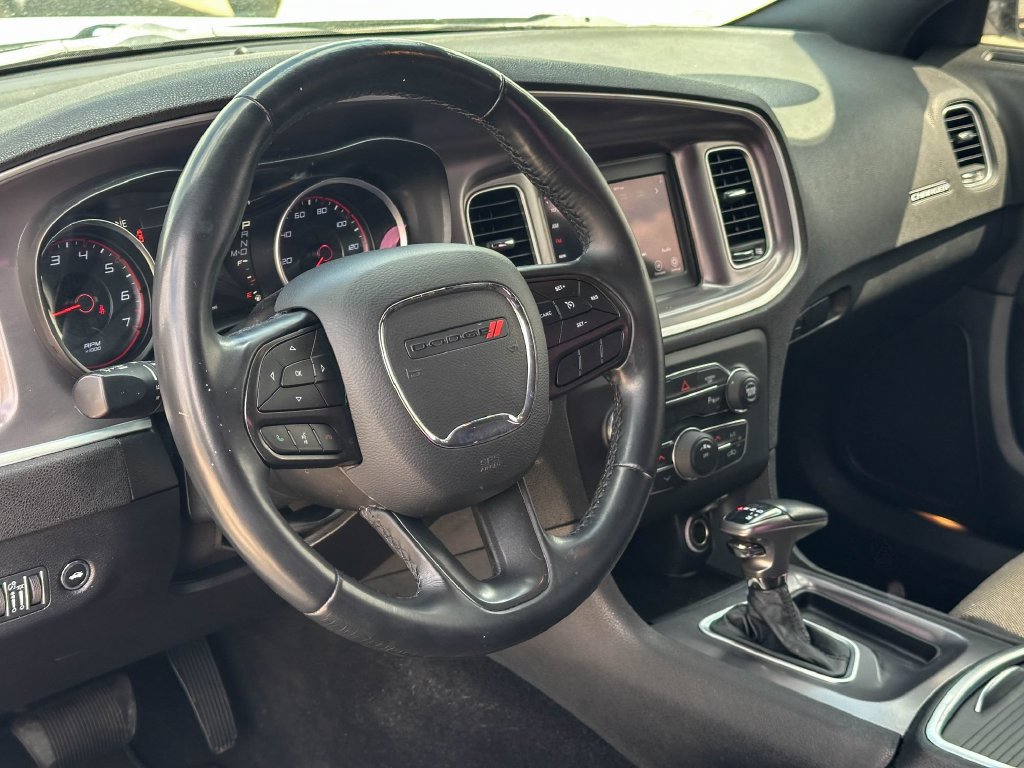 Used 2020 Dodge Charger SXT RWD image 12