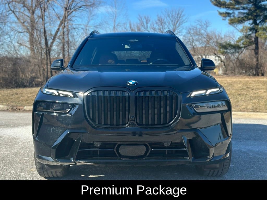 Used 2025 BMW X7 xDrive40i w/ M Sport Package image 2