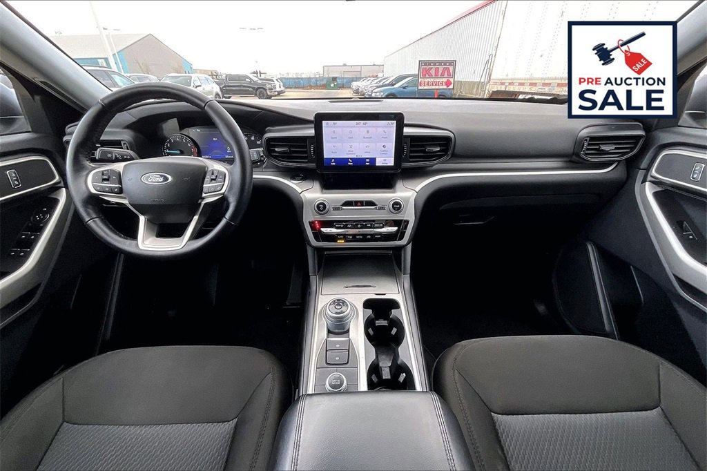 Used 2022 Ford Explorer XLT image 15