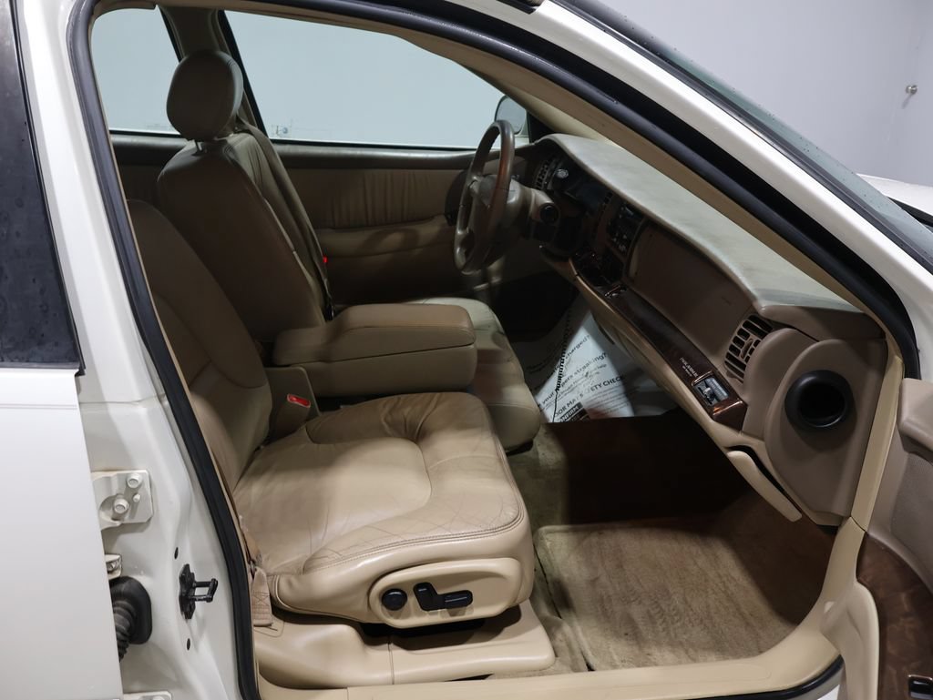 Used 2004 Buick Park Avenue w/ Prestige Feature Package FWD image 4