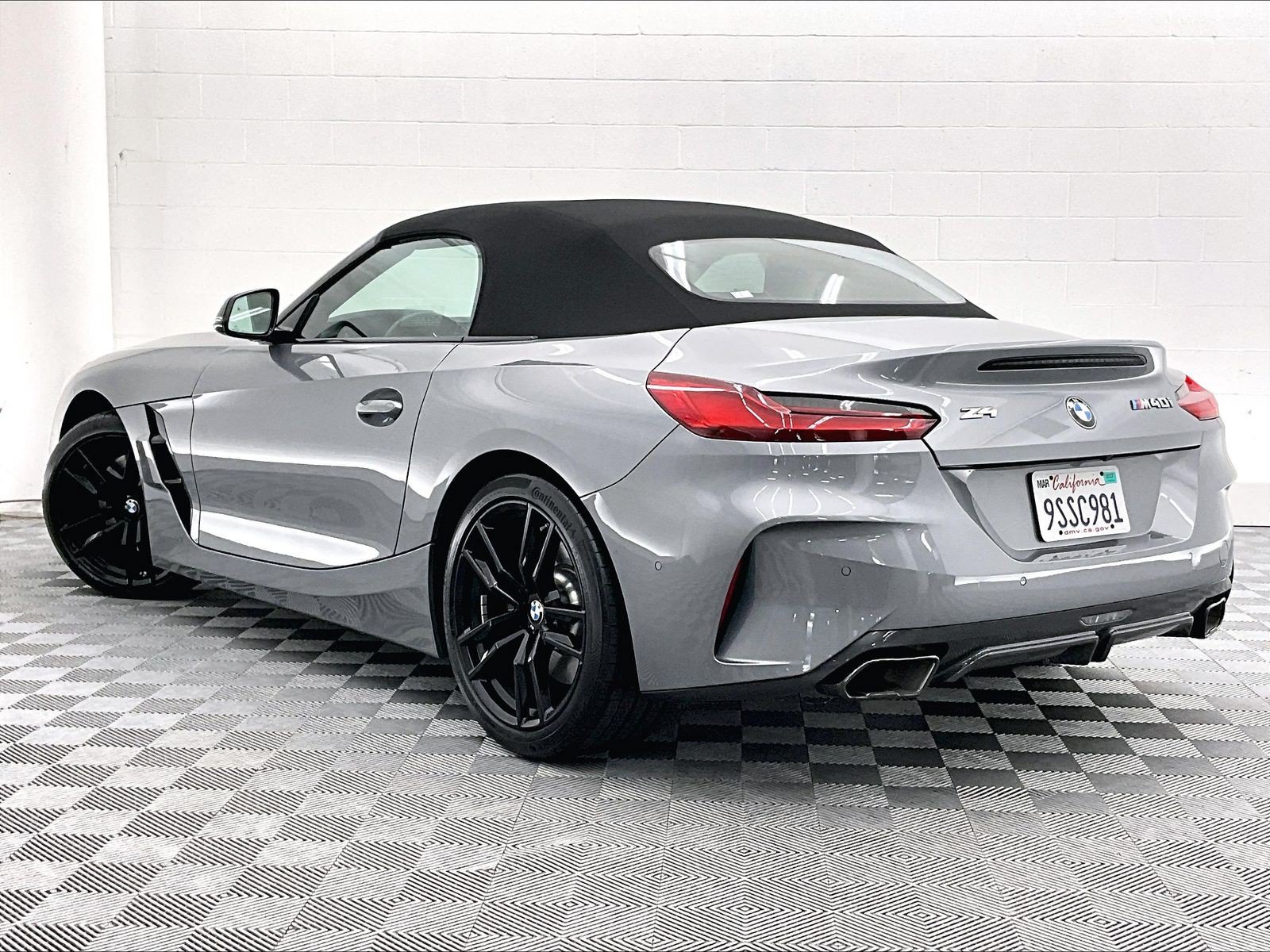Used 2025 BMW Z4 M40i w/ Premium Package RWD image 10